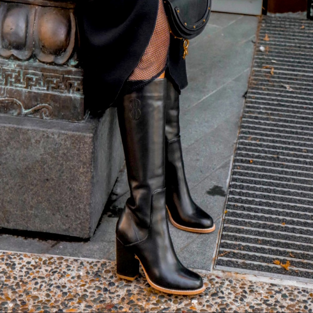 Bill Blass Tall Black Leather Boots - Size 7.5
